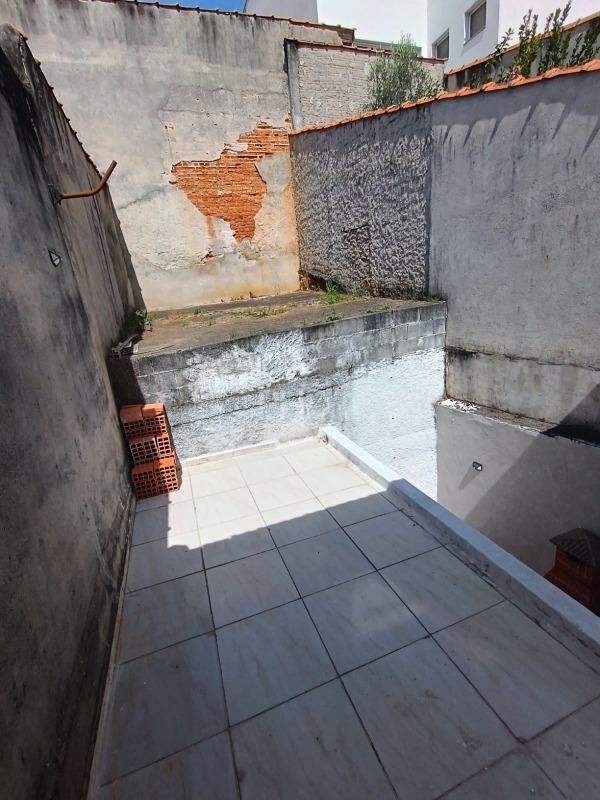 Casa para alugar com 2 quartos, 84m² - Foto 12