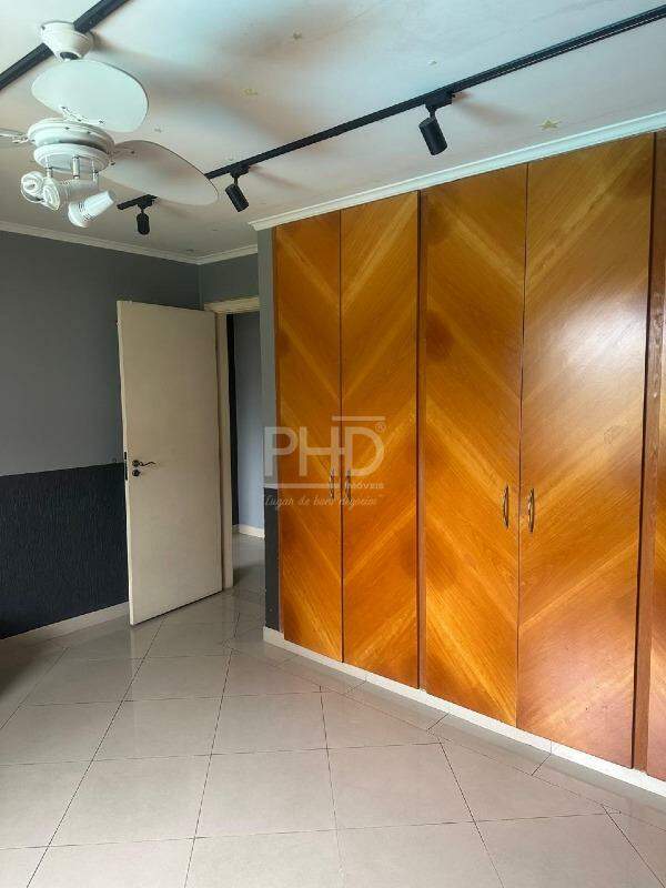 Casa para alugar com 3 quartos, 310m² - Foto 18