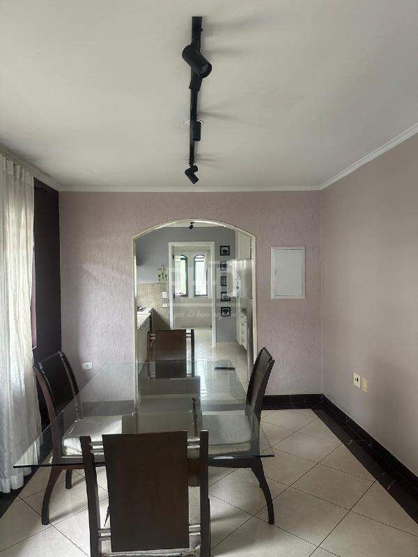 Casa para alugar com 3 quartos, 310m² - Foto 11