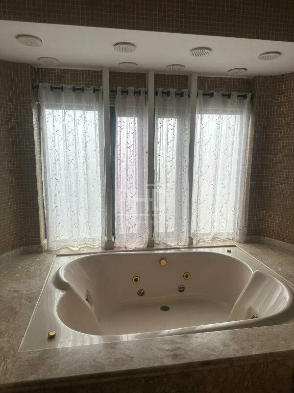 Casa para alugar com 3 quartos, 310m² - Foto 26