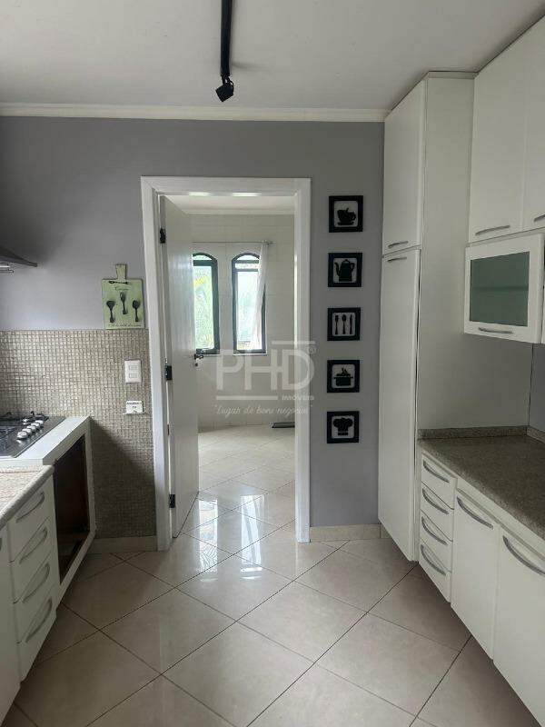 Casa para alugar com 3 quartos, 310m² - Foto 3