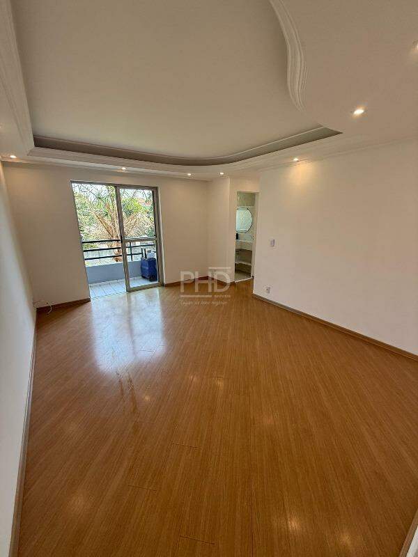 Apartamento à venda com 3 quartos, 71m² - Foto 2