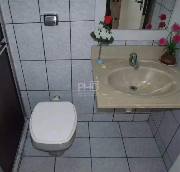 Casa para alugar com 2 quartos, 200m² - Foto 12