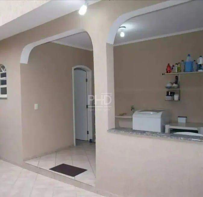 Casa para alugar com 2 quartos, 200m² - Foto 15