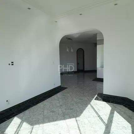 Apartamento para alugar com 2 quartos, 130m² - Foto 8