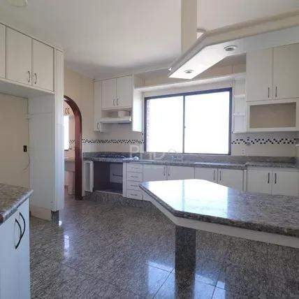 Apartamento para alugar com 2 quartos, 130m² - Foto 9