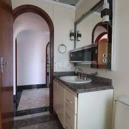 Apartamento para alugar com 2 quartos, 130m² - Foto 17