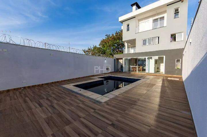 Sobrado, 5 quartos, 440 m² - Foto 1