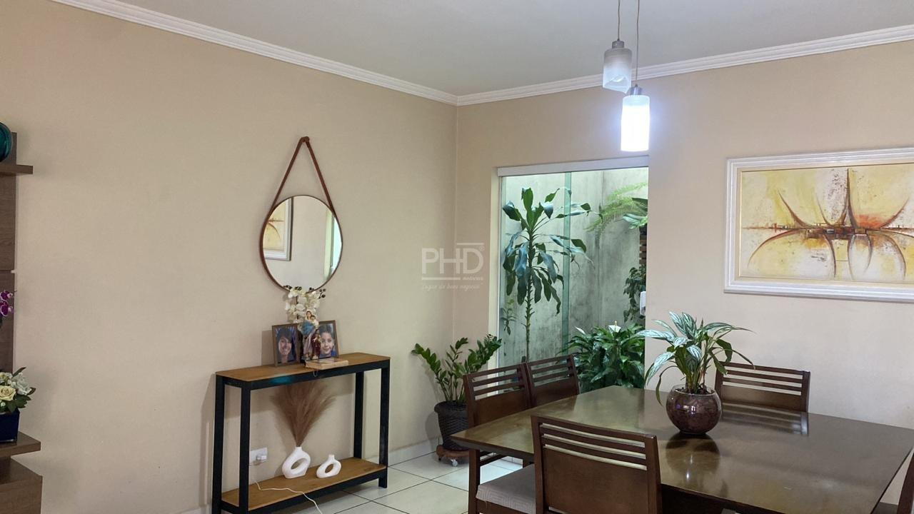 Sobrado, 3 quartos, 236 m² - Foto 2