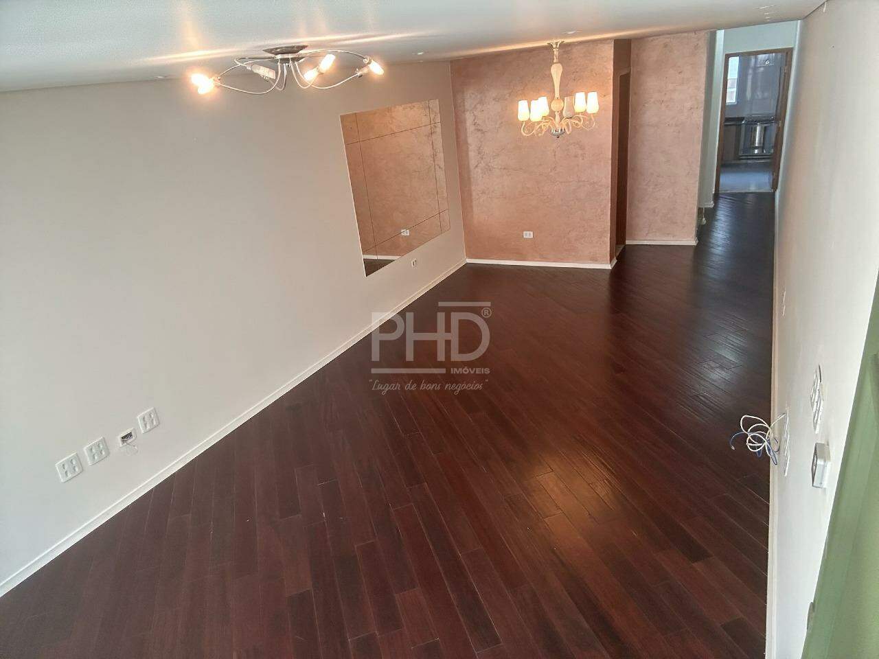 Sobrado, 3 quartos, 227 m² - Foto 1