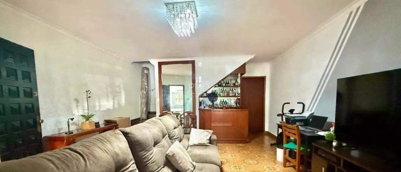 Sobrado, 3 quartos, 238 m² - Foto 1