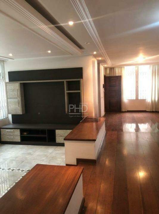 Sobrado, 3 quartos, 335 m² - Foto 1