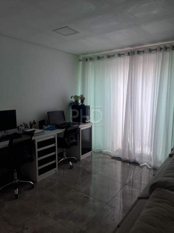 Sobrado à venda com 3 quartos, 225m² - Foto 2