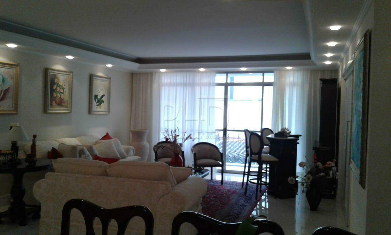 Apartamento à venda com 3 quartos, 204m² - Foto 1