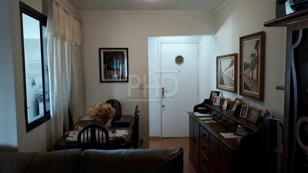 Apartamento à venda com 2 quartos, 70m² - Foto 4