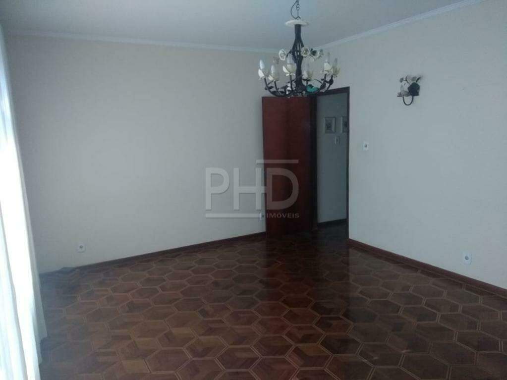 Casa à venda com 3 quartos, 200m² - Foto 2