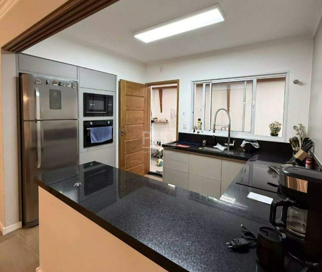 Casa, 3 quartos, 201 m² - Foto 4