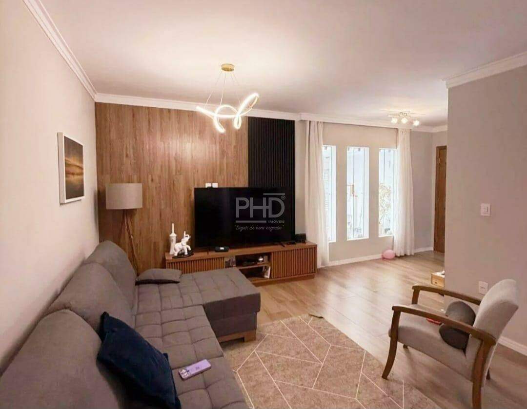 Casa, 3 quartos, 201 m² - Foto 1
