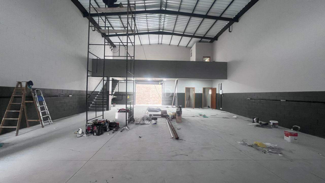 Depósito-Galpão, 266 m² - Foto 1