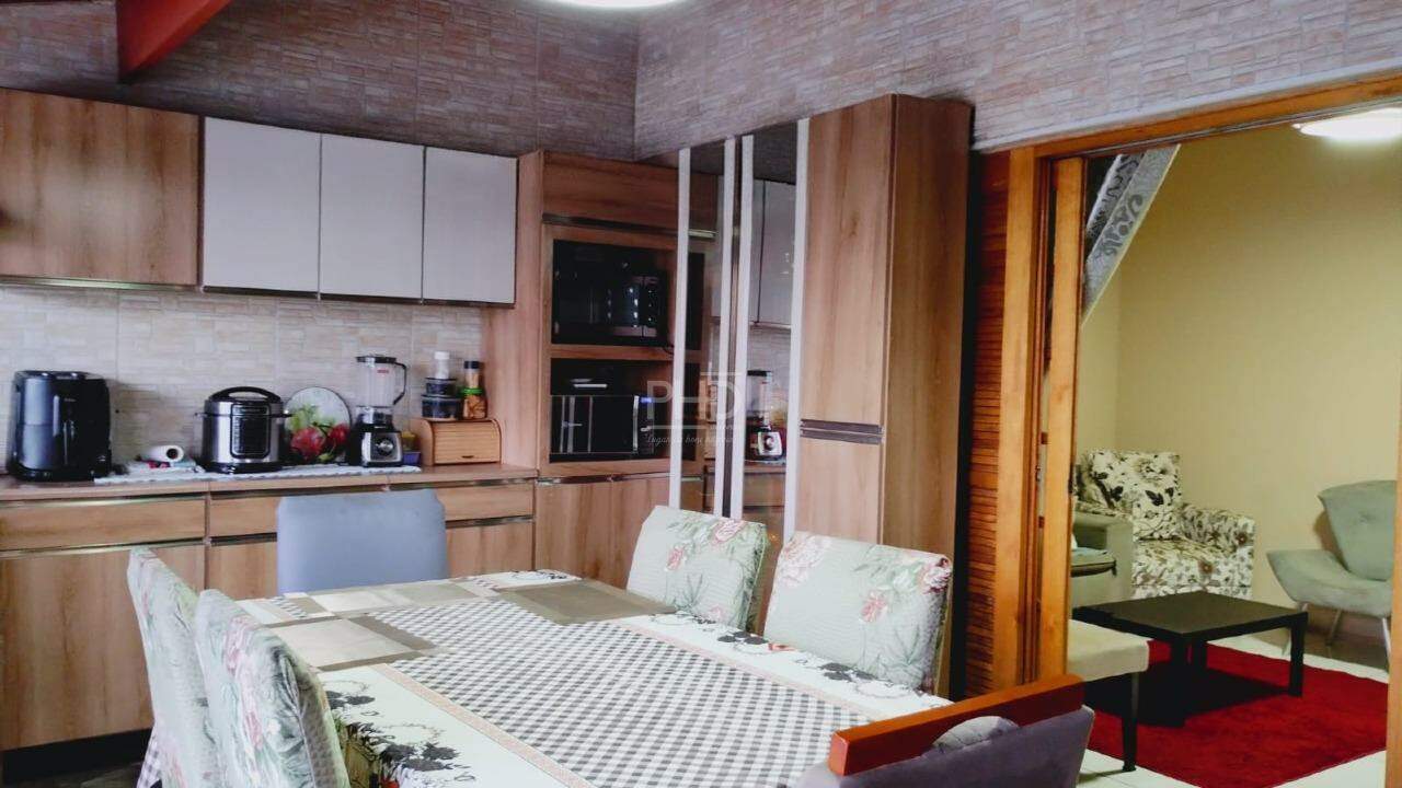 Sobrado, 3 quartos, 209 m² - Foto 1