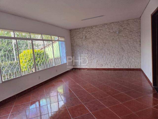 Casa, 3 quartos, 231 m² - Foto 3