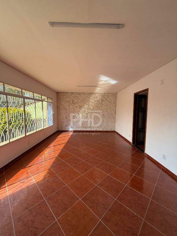 Casa, 3 quartos, 231 m² - Foto 2
