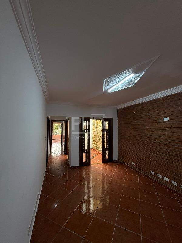 Casa, 3 quartos, 231 m² - Foto 1