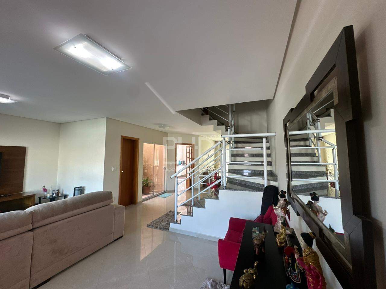 Casa, 3 quartos, 228 m² - Foto 3