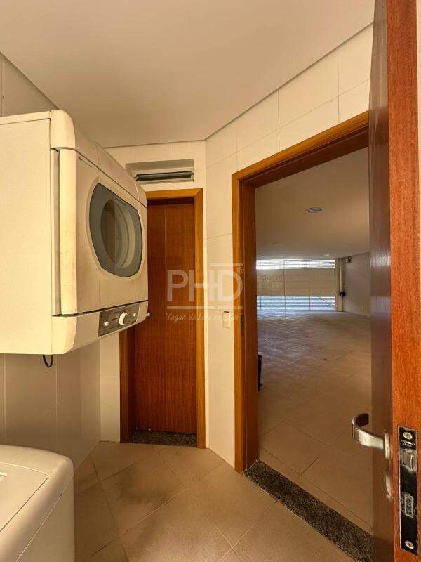Casa, 3 quartos, 228 m² - Foto 29