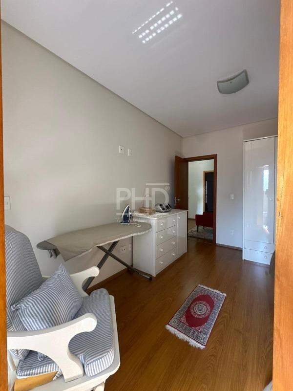 Casa, 3 quartos, 228 m² - Foto 15