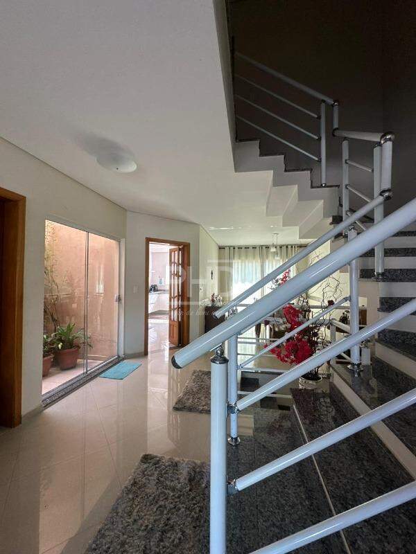 Casa, 3 quartos, 228 m² - Foto 13