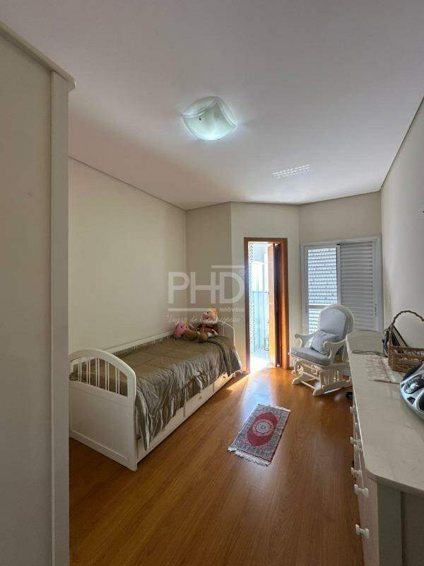 Casa, 3 quartos, 228 m² - Foto 16