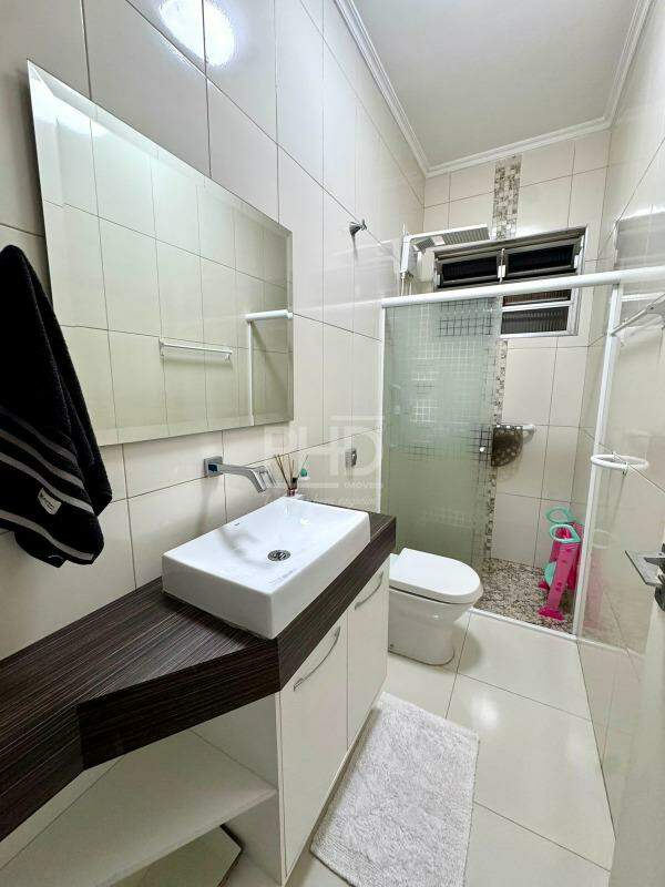 Casa, 3 quartos, 230 m² - Foto 15
