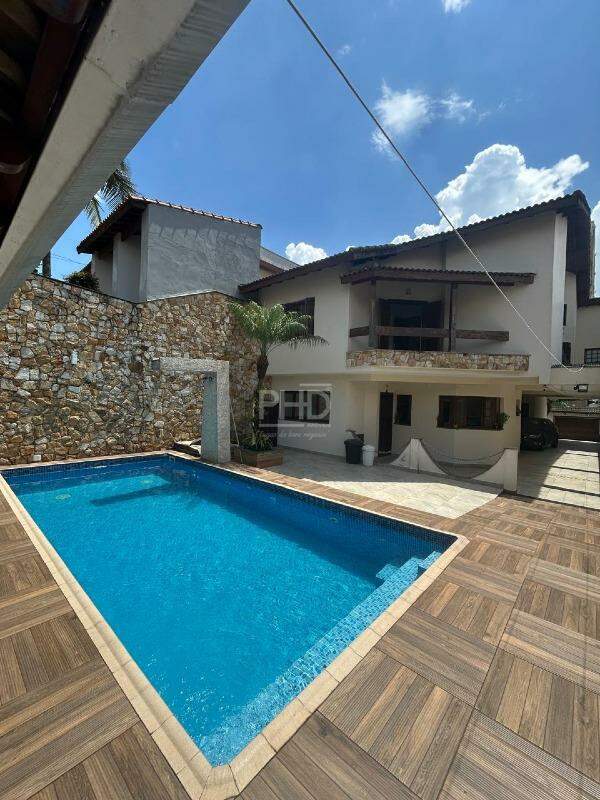 Sobrado, 4 quartos, 495 m² - Foto 1