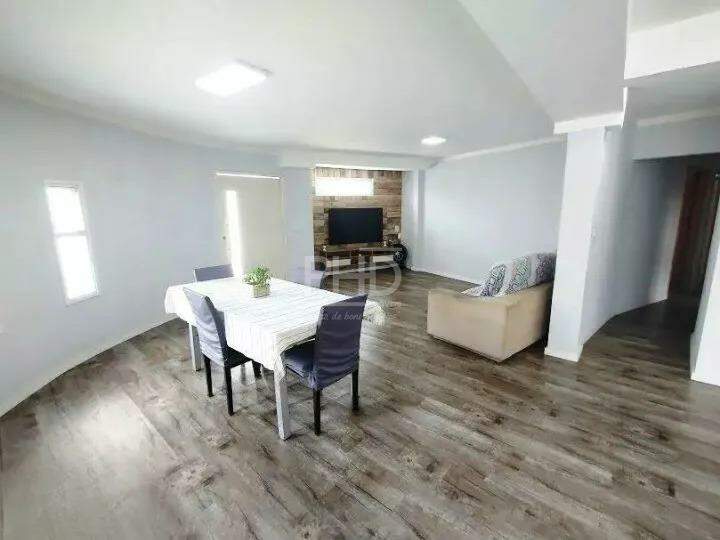 Sobrado, 3 quartos, 207 m² - Foto 2