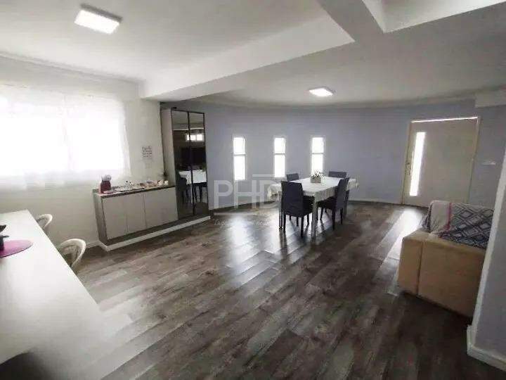 Sobrado, 3 quartos, 207 m² - Foto 1