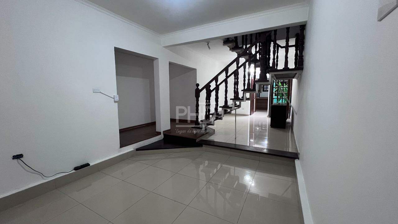 Sobrado, 3 quartos, 219 m² - Foto 4