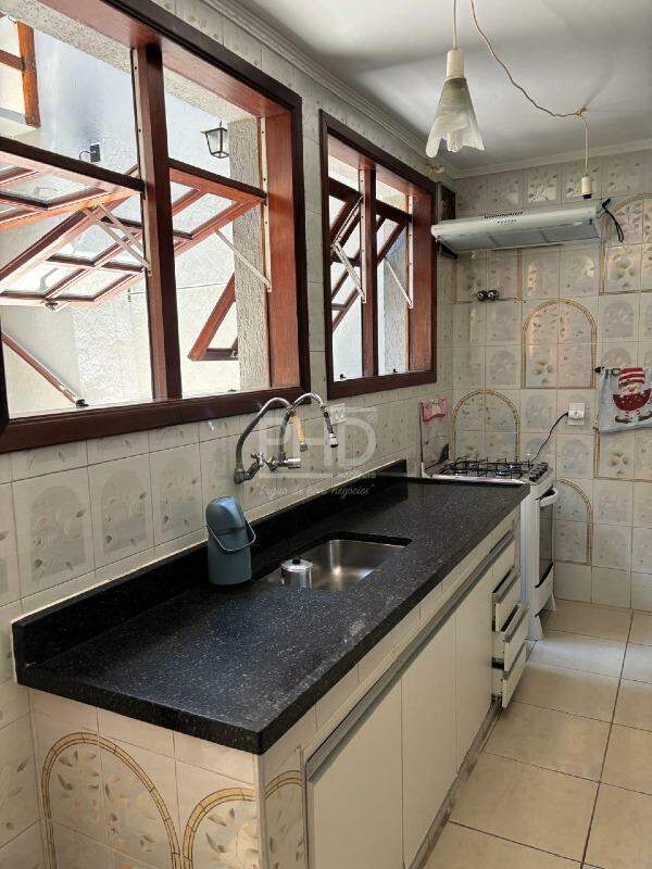 Sobrado, 3 quartos, 242 m² - Foto 8