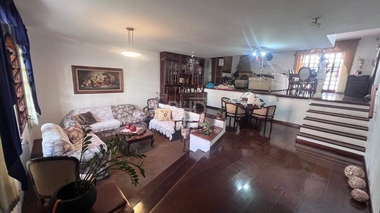 Sobrado, 3 quartos, 300 m² - Foto 1