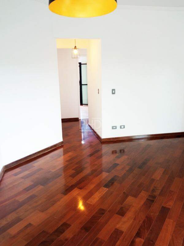 Apartamento à venda com 3 quartos, 123m² - Foto 2