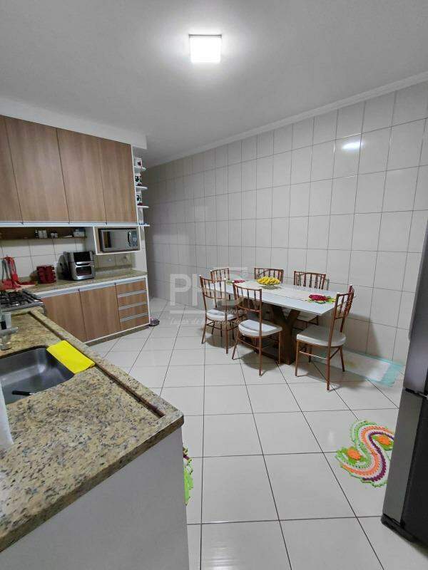 Sobrado, 3 quartos, 240 m² - Foto 3