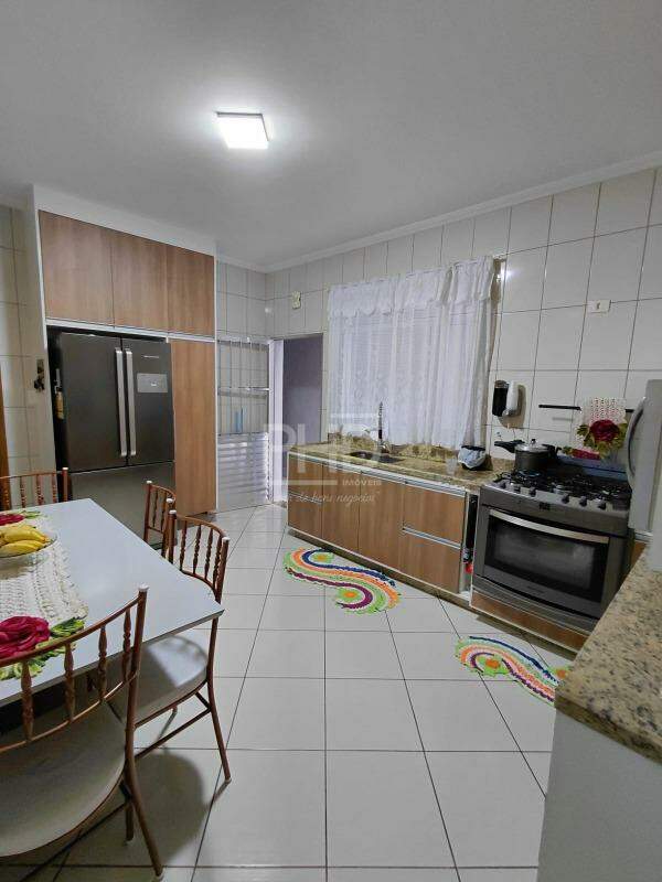 Sobrado, 3 quartos, 240 m² - Foto 4