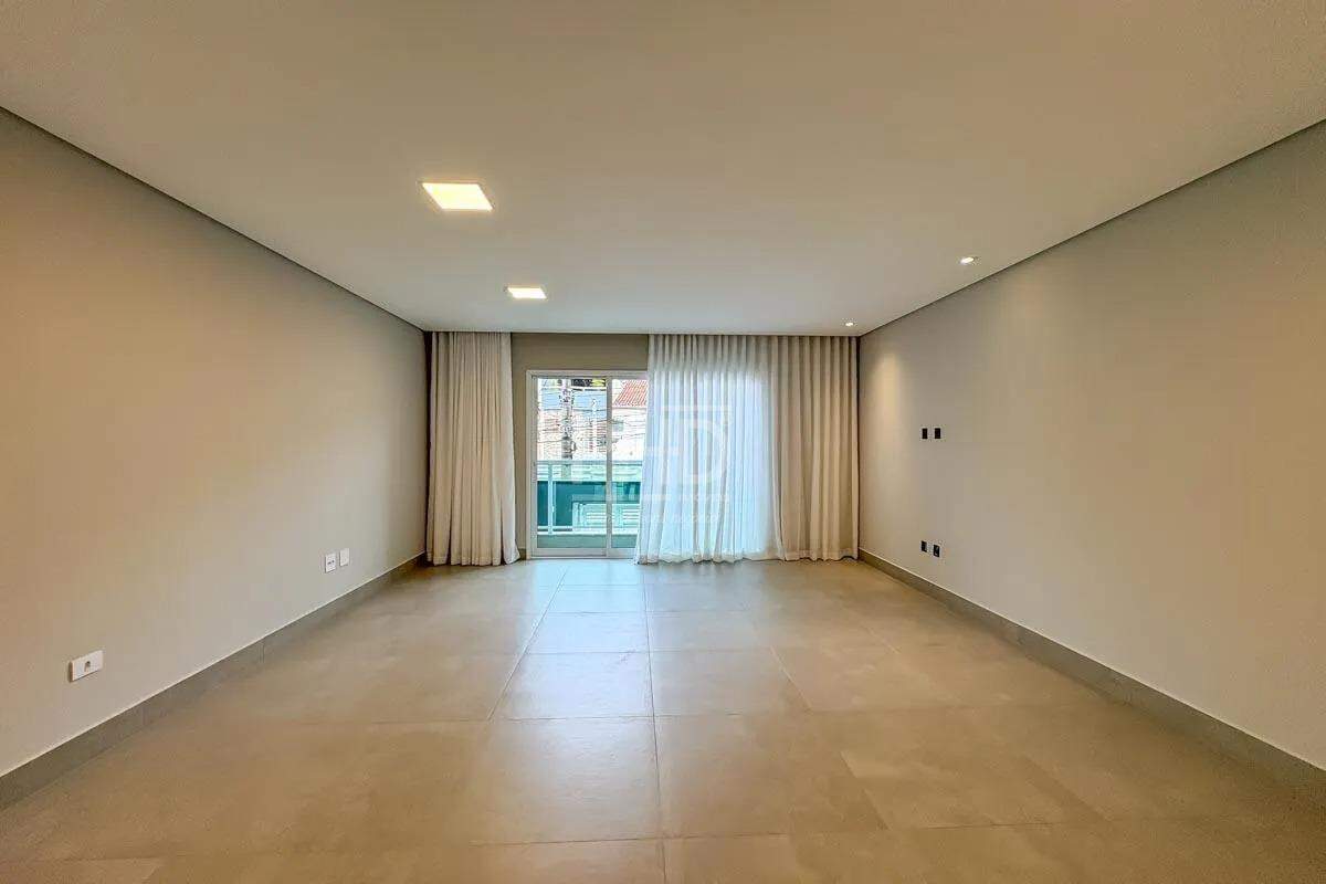 Sobrado, 3 quartos, 238 m² - Foto 1