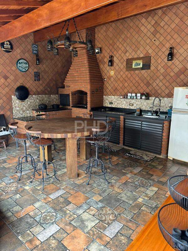 Sobrado, 3 quartos, 300 m² - Foto 1