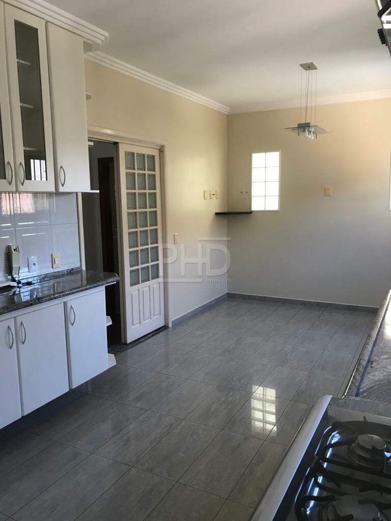 Sobrado à venda com 3 quartos, 194m² - Foto 5