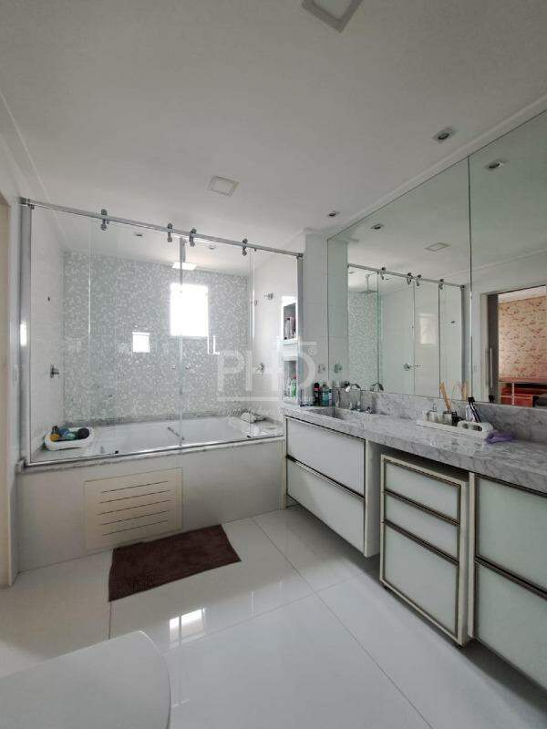 Cobertura, 3 quartos, 228 m² - Foto 13