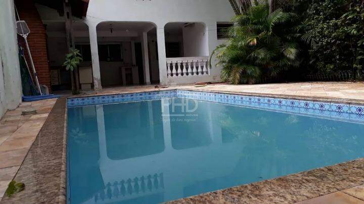 Casa, 3 quartos, 222 m² - Foto 1