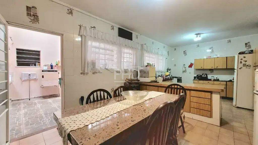 Casa, 5 quartos, 220 m² - Foto 5