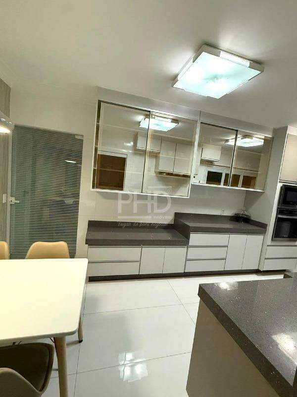 Apartamento, 3 quartos, 242 m² - Foto 12