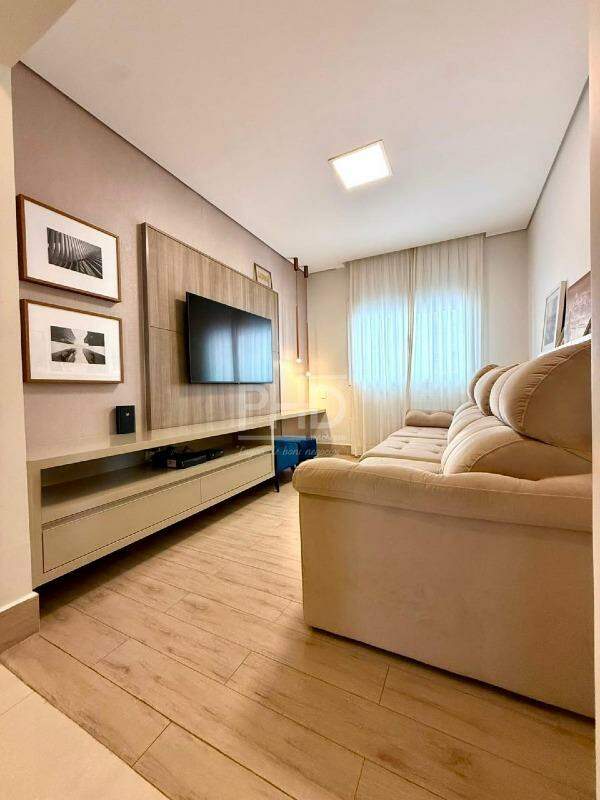Apartamento, 3 quartos, 242 m² - Foto 2